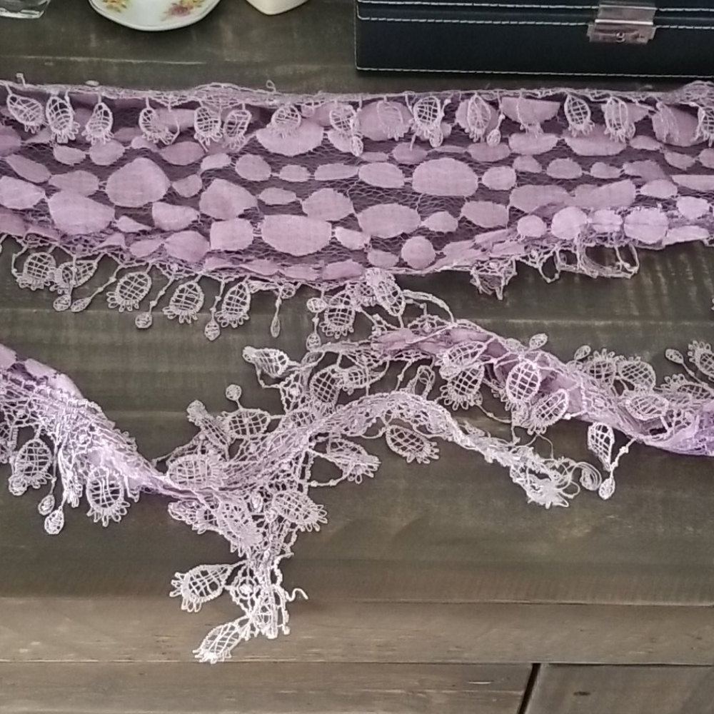 Purple lace scarf (spring/summer)
